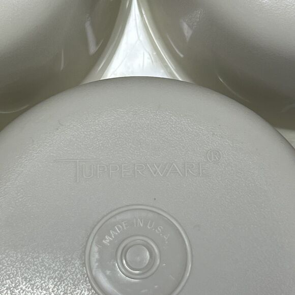 Vintage Tupperware Veggie/Dip Serving Tray Party Platter With Lid - Picture 6 of 8